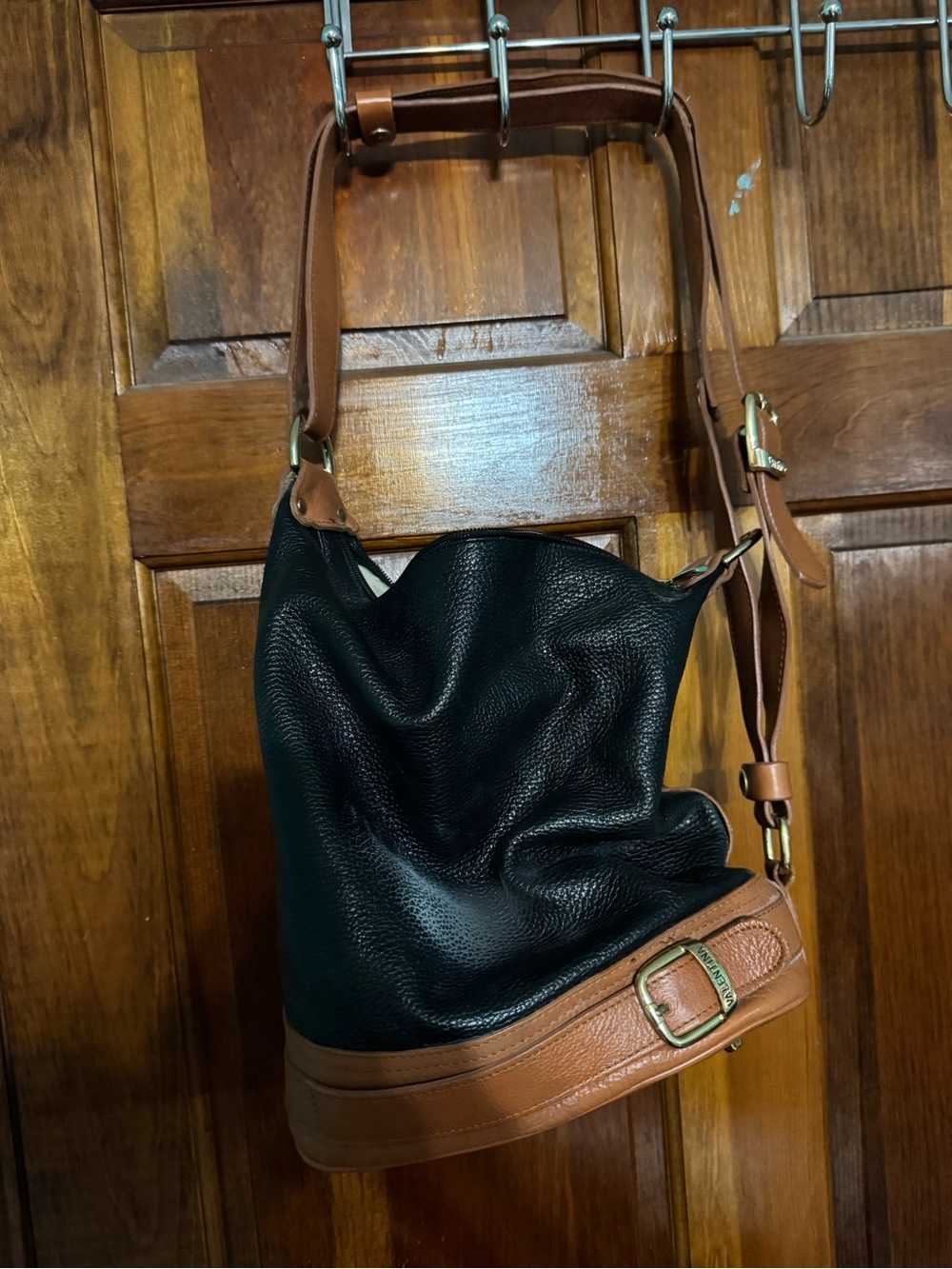 Valentina Classic Black & Tan Leather Shoulder Bag